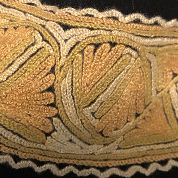 2 Piece Pakistani Shalwar Kameez Black with Yellow/Cream Kashmiri Embroidery - Picture 6 of 11